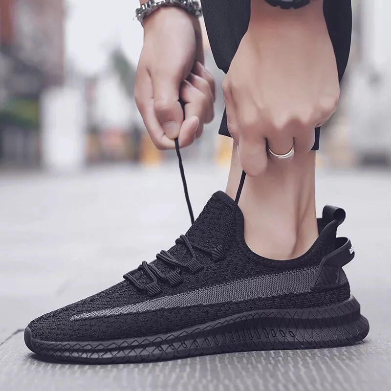 Lightweight breathable running sneakers for men and women, R&G Boutique summer walking shoes with cushioned soles.