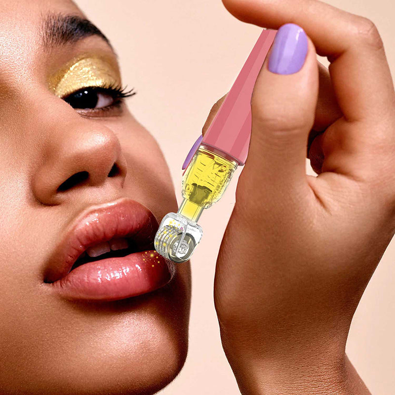 R&G Boutique 3-in-1 lip care and beard growth roller with serum application, featuring a needle roller for hair and lip treatment.