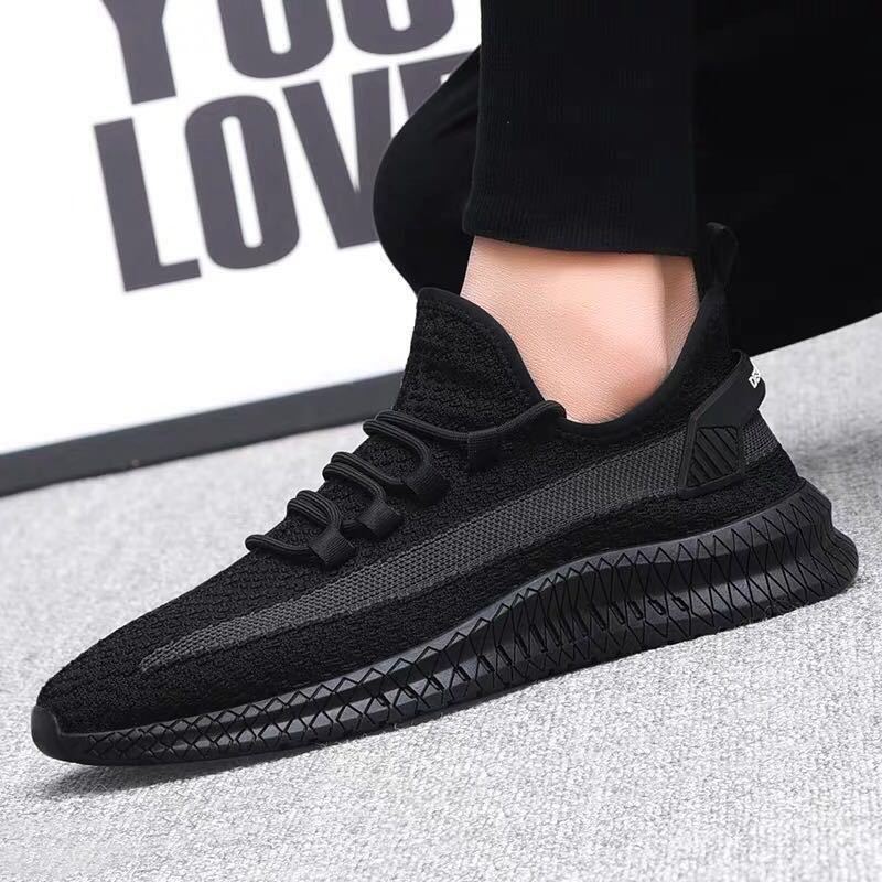 Lightweight breathable running shoes for men and women, R&G Boutique summer sneakers designed for walking and casual wear.