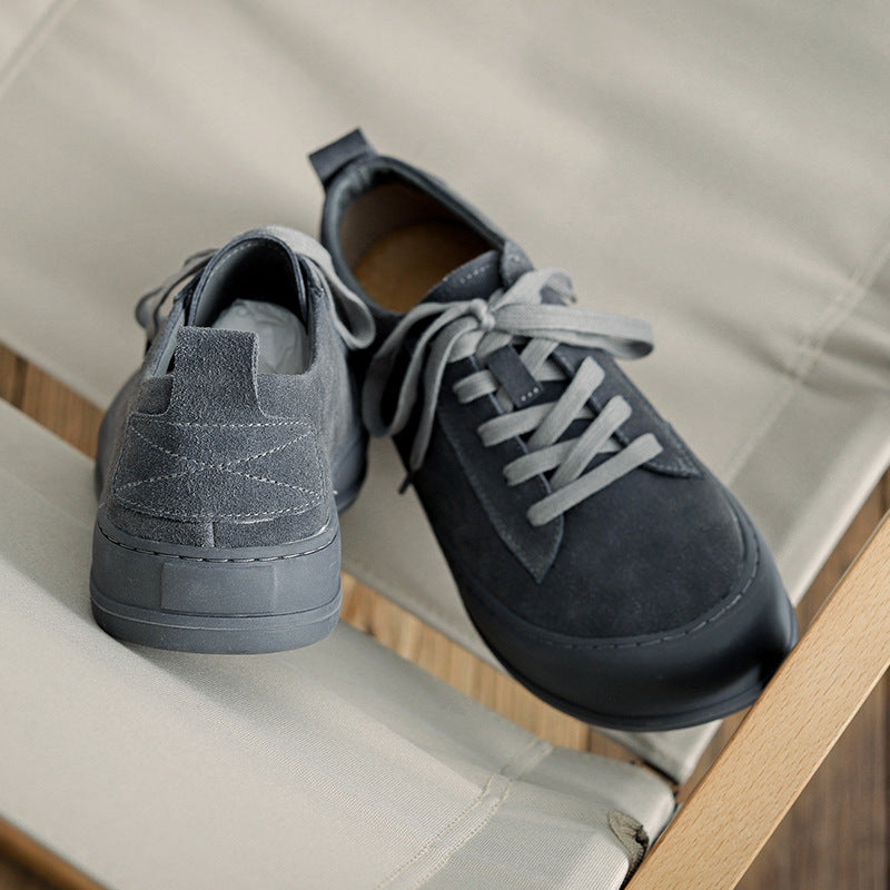 Casual men's leather shoes in retro style by R&G Boutique, featuring classic design and smooth brown leather.