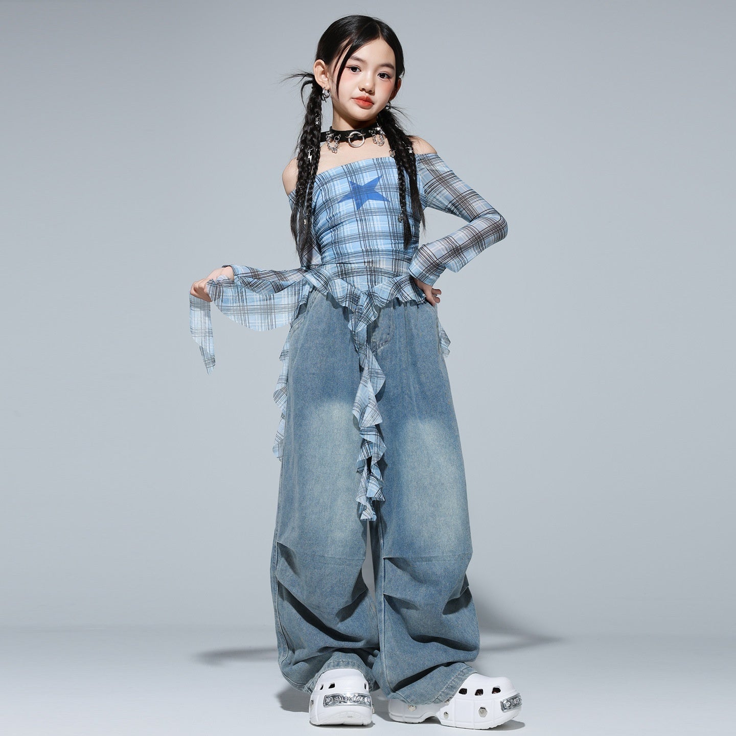 Girls hip-hop street dance outfit set by R&G Boutique featuring trendy clothing for kids, includes stylish top and pants.